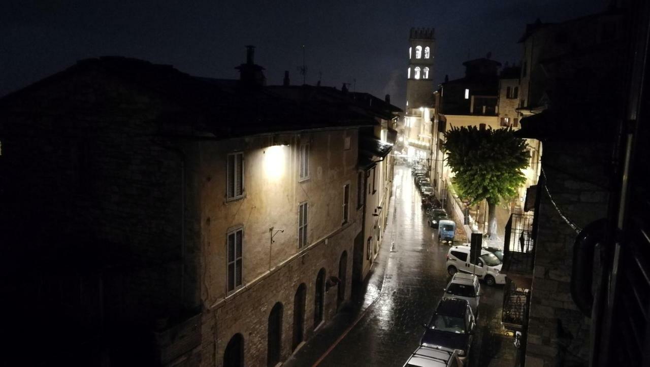 Palazzo Calocci Appartamenti In Asís Exterior foto
