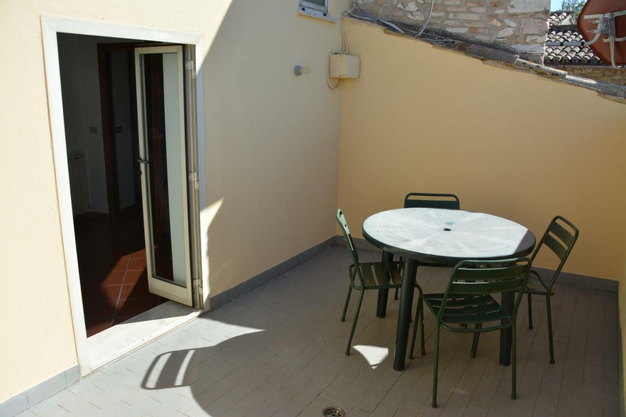 Palazzo Calocci Appartamenti In Asís Exterior foto