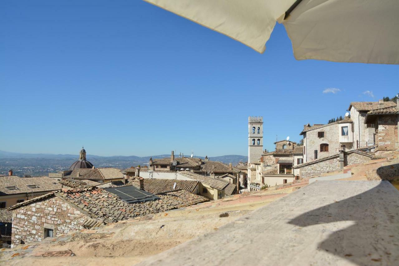 Palazzo Calocci Appartamenti In Asís Exterior foto