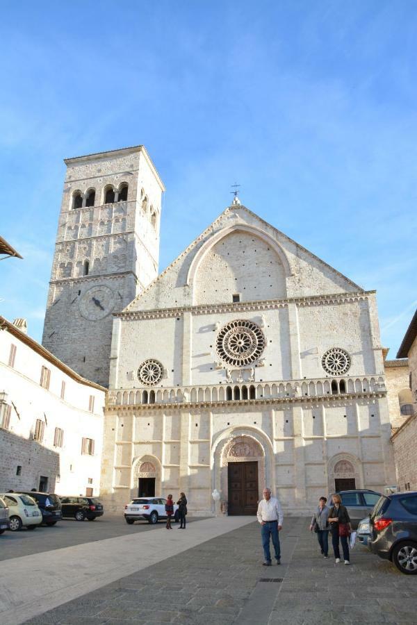 Palazzo Calocci Appartamenti In Asís Exterior foto